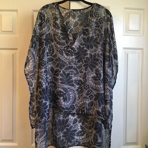 Cha cha vente cover up blue white paisley floral print lightweight shorter front